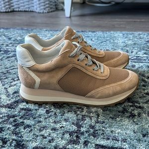 Veronica Beard Sneakers